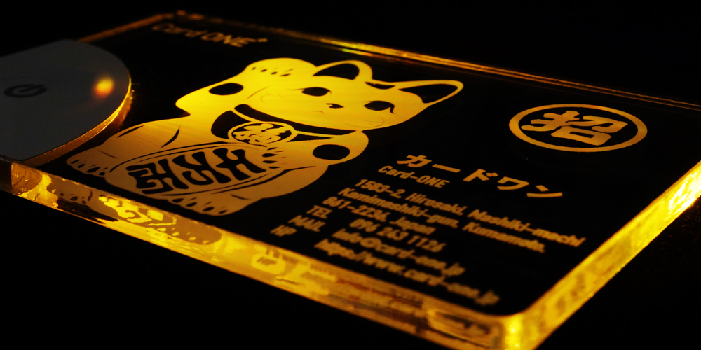 厚さ4mmのアクリル板は透明度抜群です。